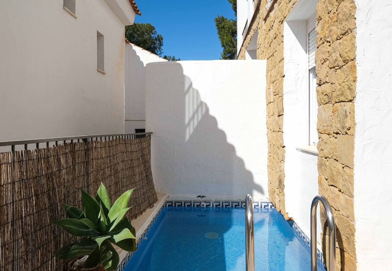 Casa adosada en Fuengirola - Charming Andalusian townhouse w/splash pool 