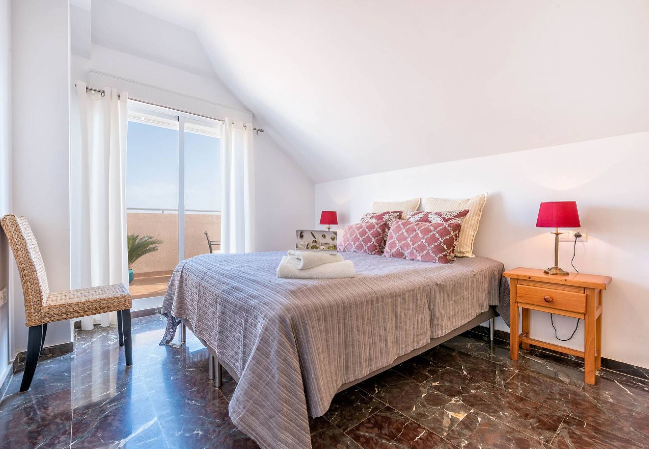 Apartamento en Fuengirola - Penthouse with jacuzzy and amazing view! 