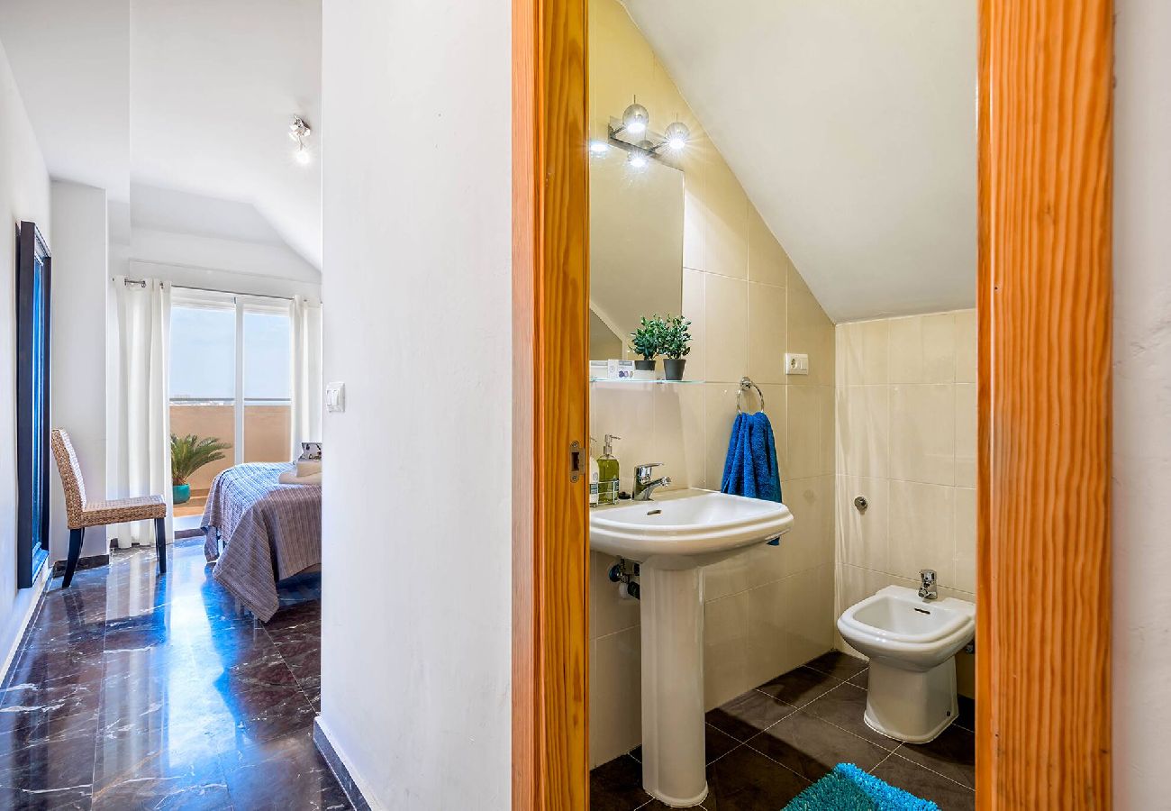 Apartamento en Fuengirola - Penthouse with jacuzzy and amazing view! 