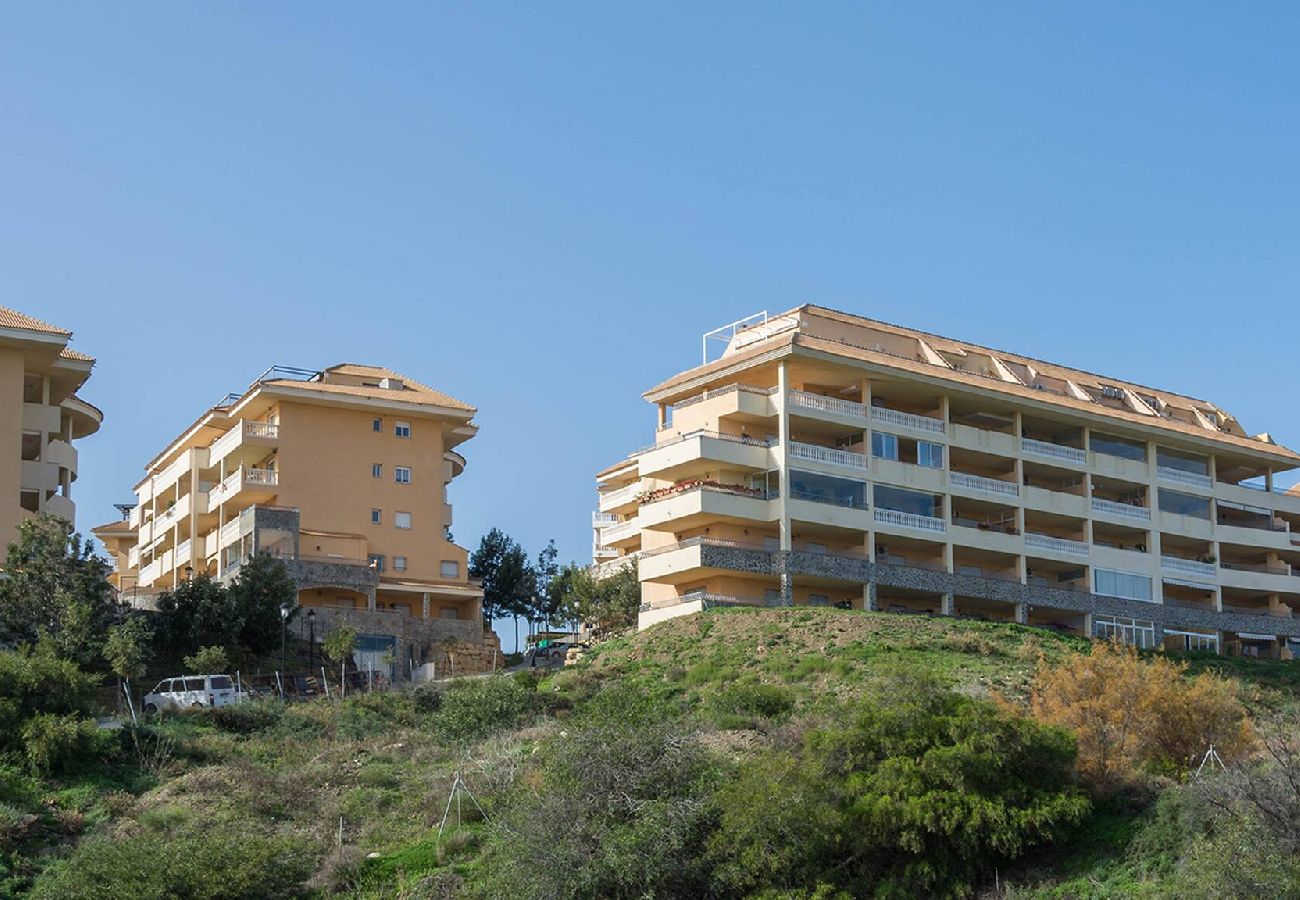 Apartamento en Fuengirola - Penthouse with jacuzzy and amazing view! 