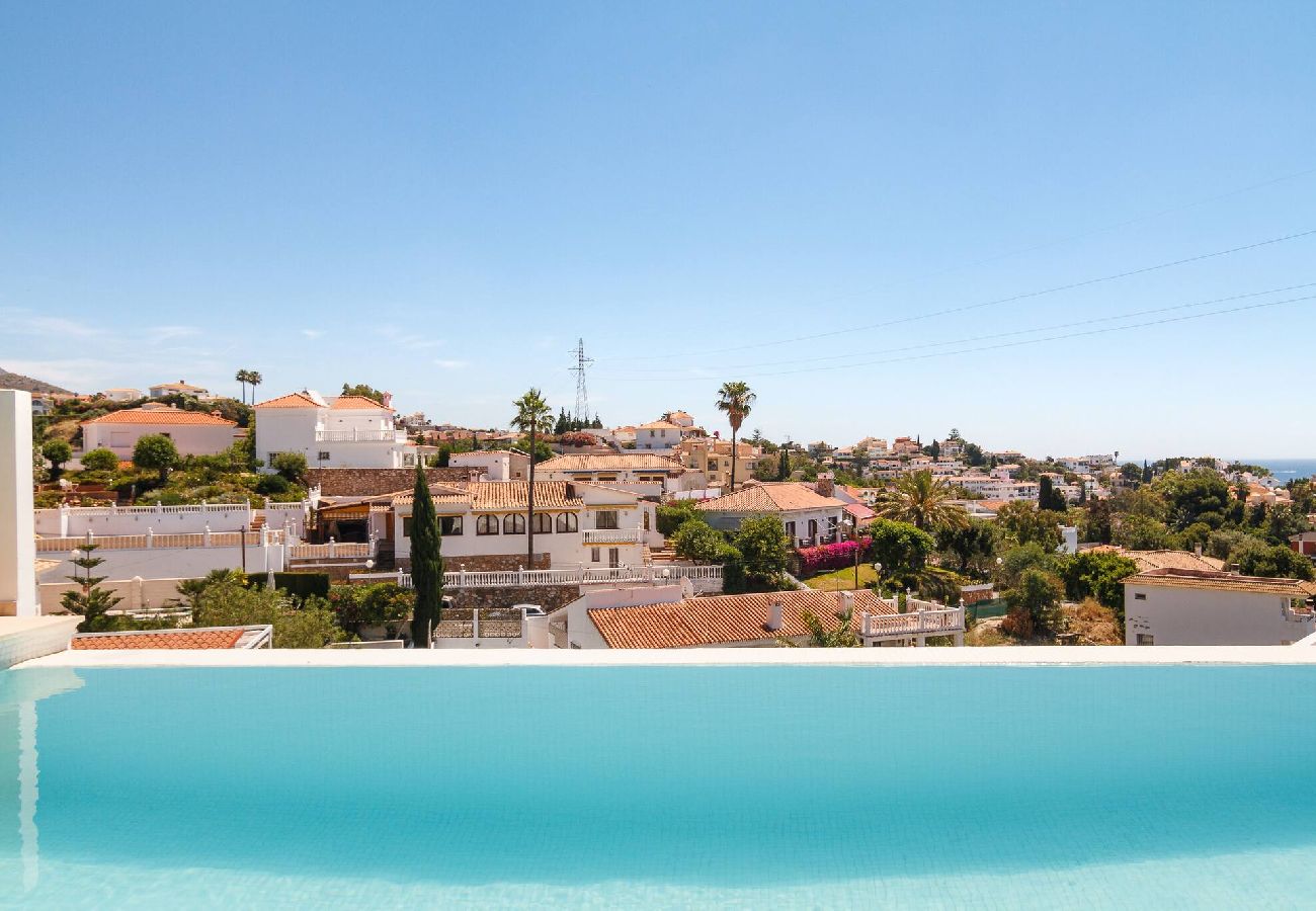Villa en Fuengirola - La Vista con piscina climatizada