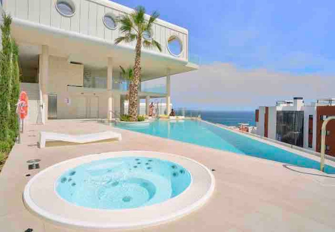 Apartamento en Fuengirola - Impresionante 2D con vistas panorámicas al mar