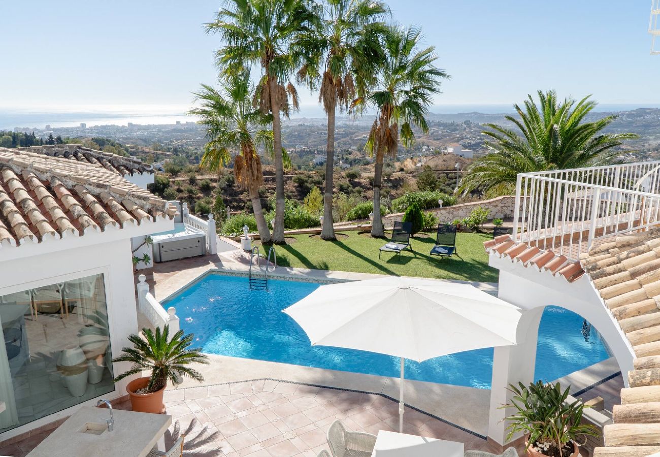 Villa en Mijas Costa - Villa Media Luna 