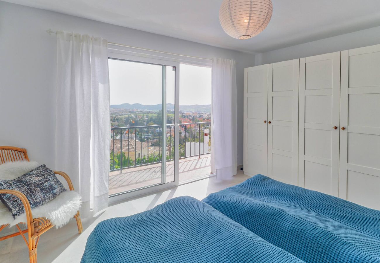 Casa en Mijas Costa - Fantástica vista, chalet con piscina privada. 