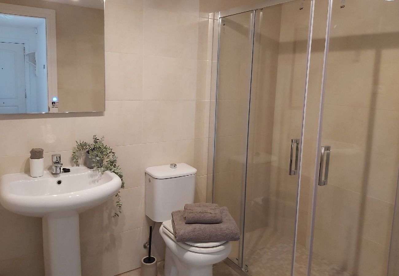 Apartamento en Benalmádena - Playa, pueblo, vistas, aquí lo tienes todo. 