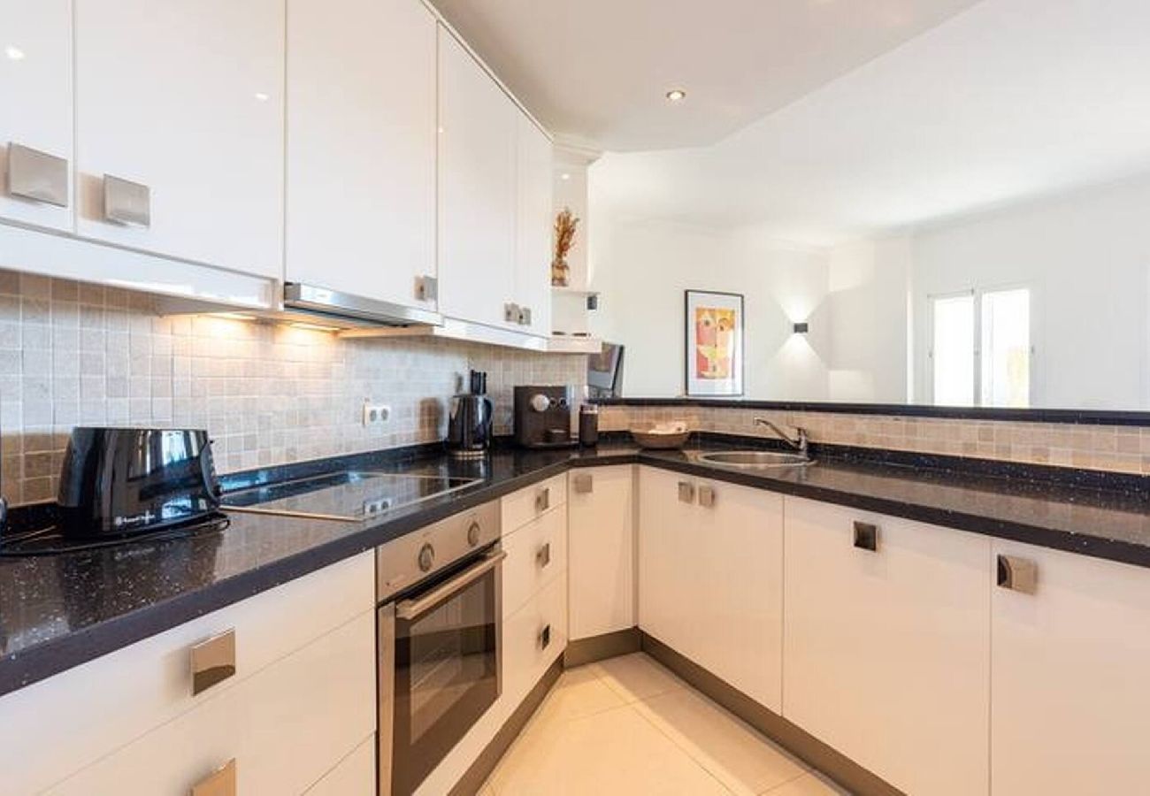 Apartamento en Benalmádena - Bonito apartamento, gran terraza y buena ubicación 