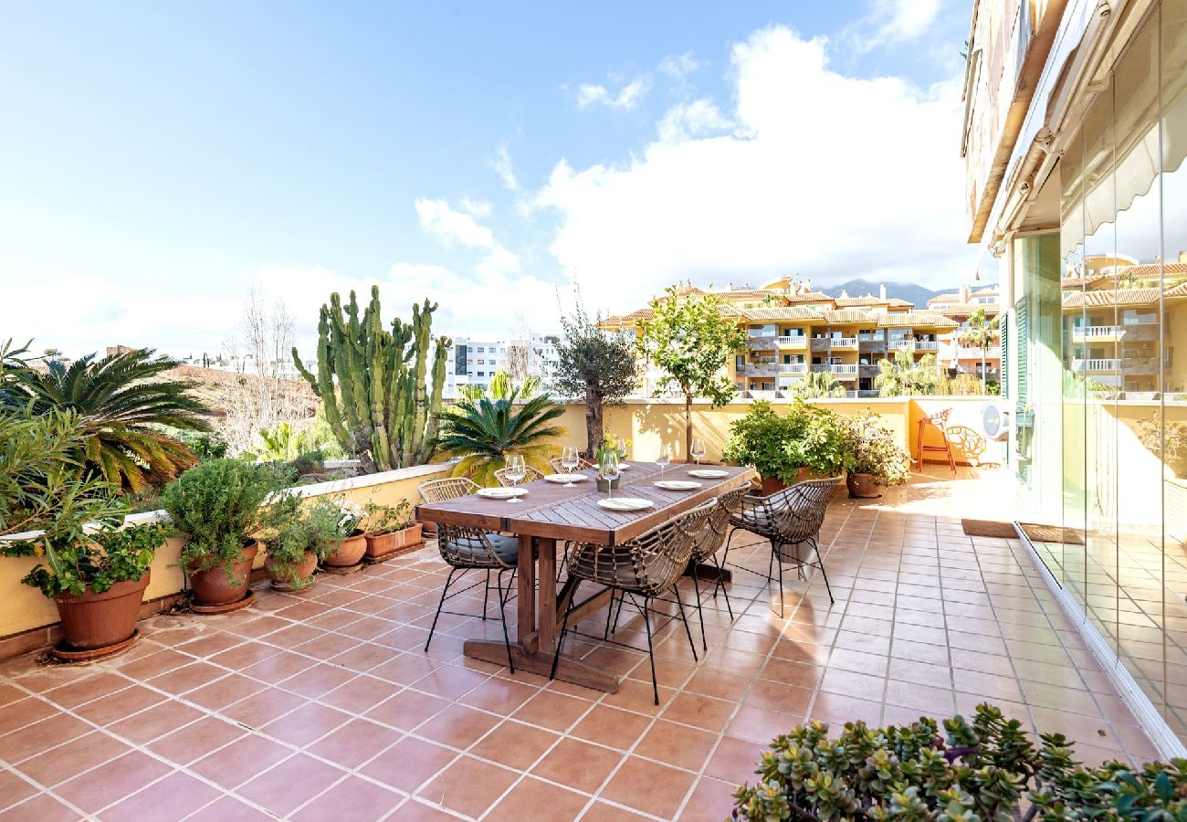 Apartamento en Benalmádena - Bonito apartamento, gran terraza y buena ubicación 