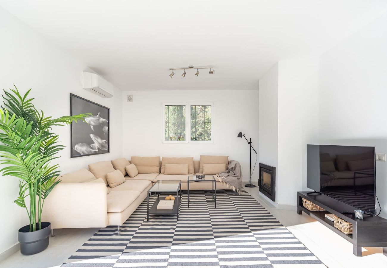Villa en Mijas Costa - Villa, piscina privada cerca de la playa/pueblo. 