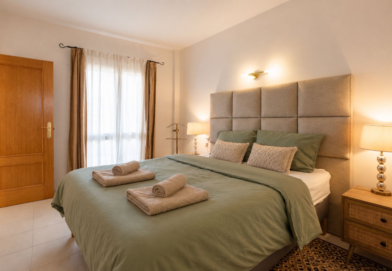 Apartamento en Fuengirola - Cozy 3BR Apartment in Higuerón 2 Pools & Terraces