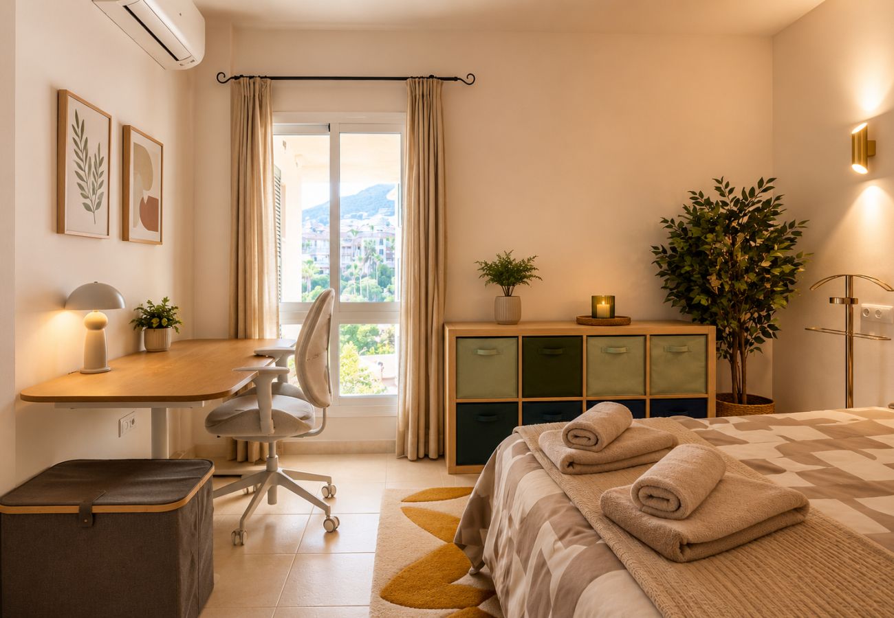 Apartamento en Fuengirola - Cozy 3BR Apartment in Higuerón 2 Pools & Terraces