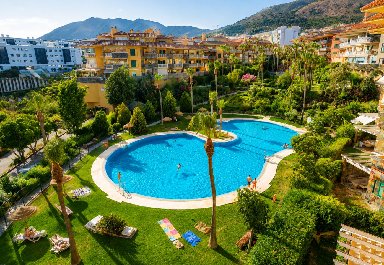 Apartamento en Fuengirola - Cozy 3BR Apartment in Higuerón 2 Pools & Terraces