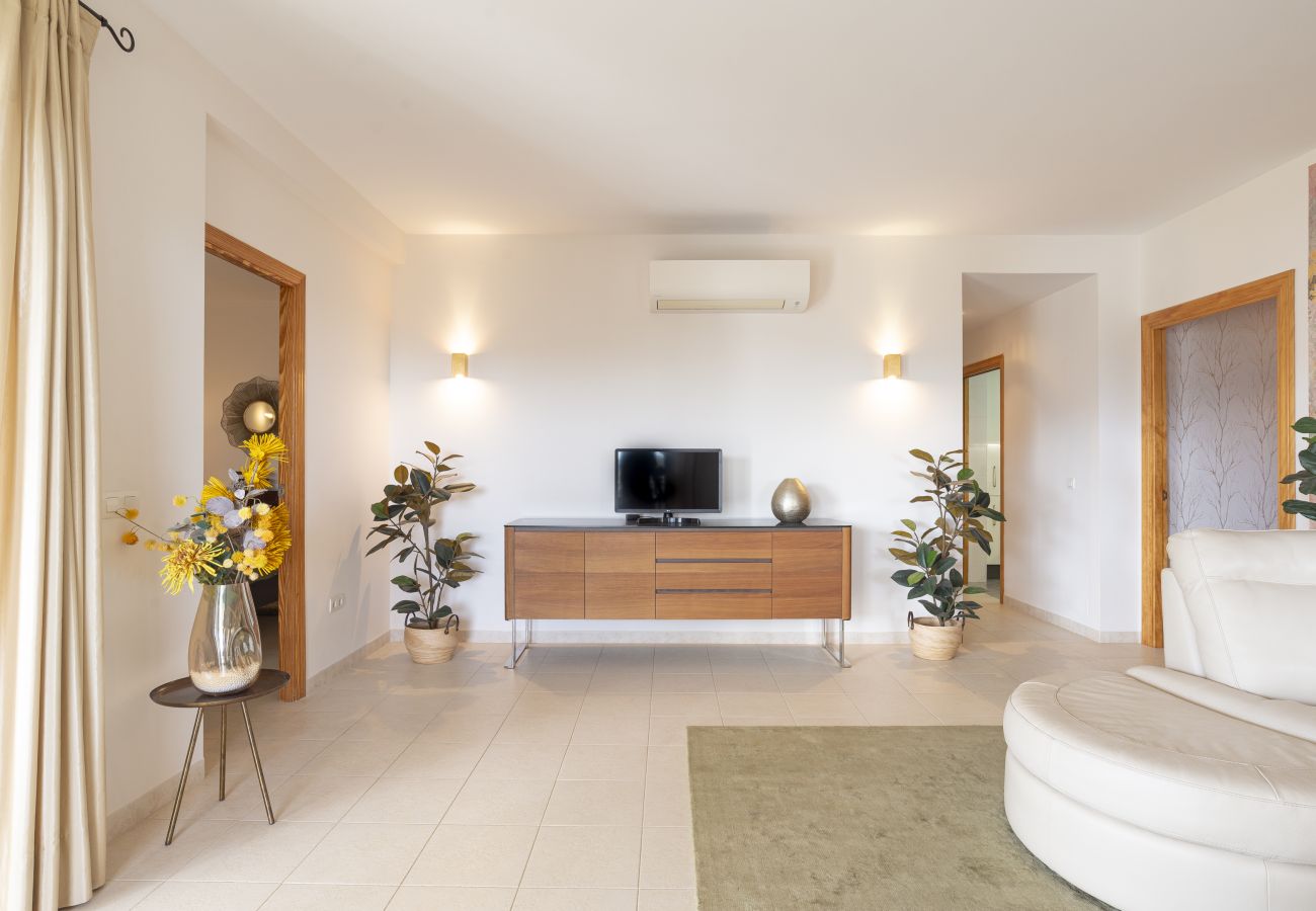 Apartamento en Fuengirola - Cozy 3BR Apartment in Higuerón 2 Pools & Terraces