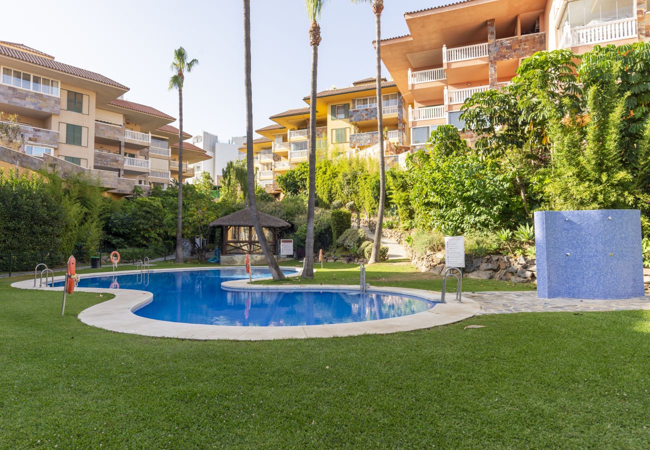 Apartamento en Fuengirola - Cozy 3BR Apartment in Higuerón 2 Pools & Terraces