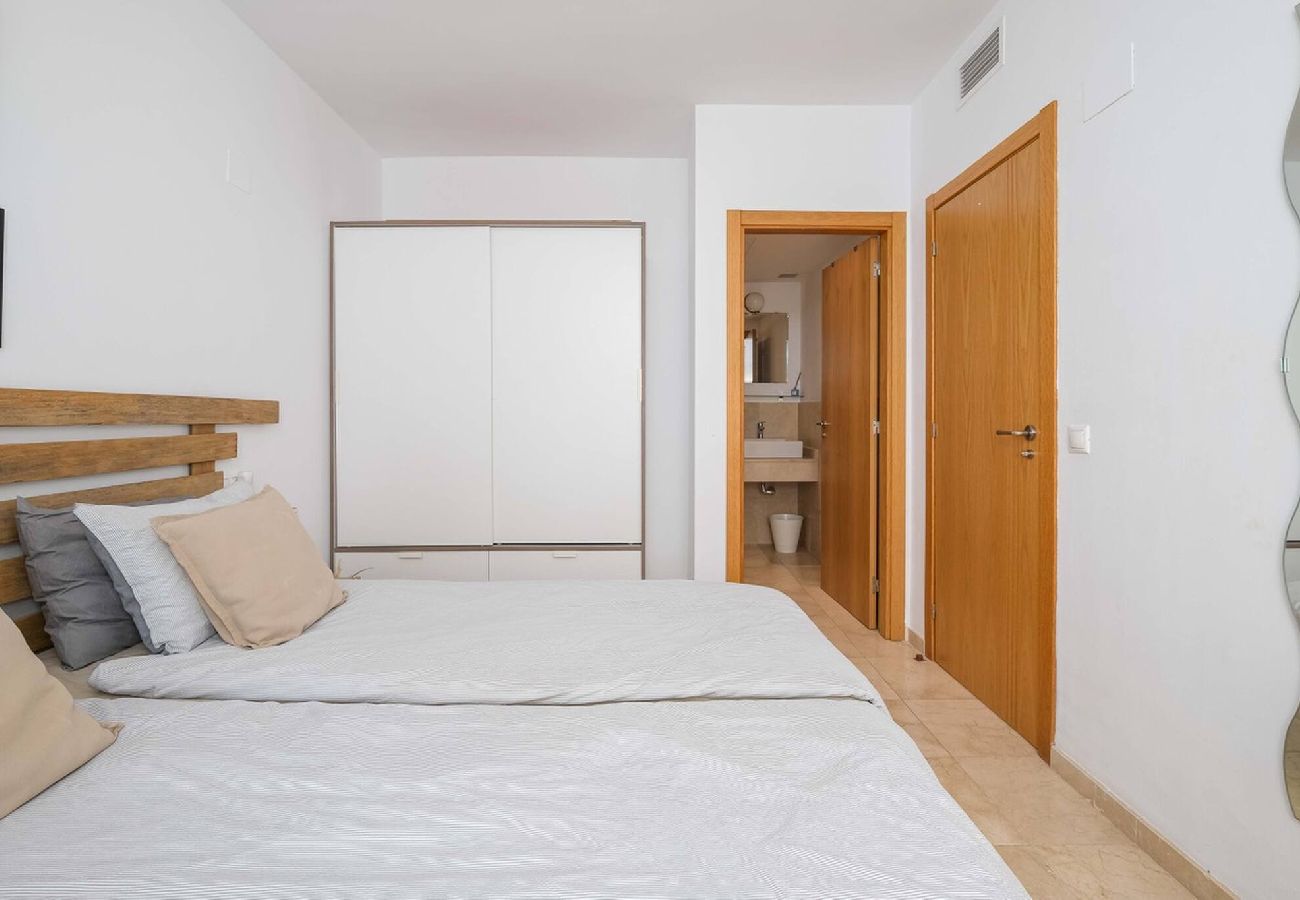 Byhus i Fuengirola - Charming Andalusian townhouse w/splash pool 