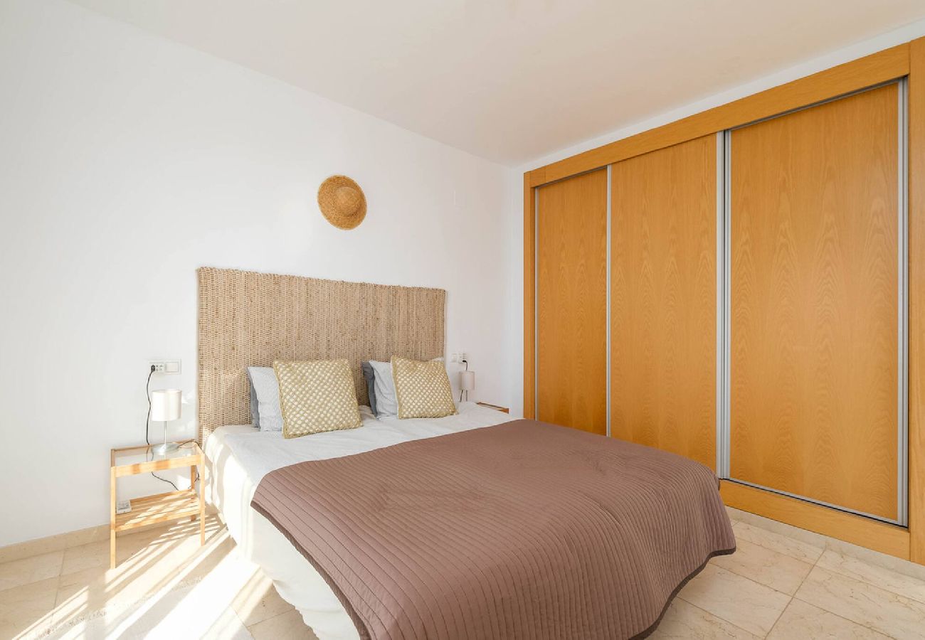 Byhus i Fuengirola - Charming Andalusian townhouse w/splash pool 