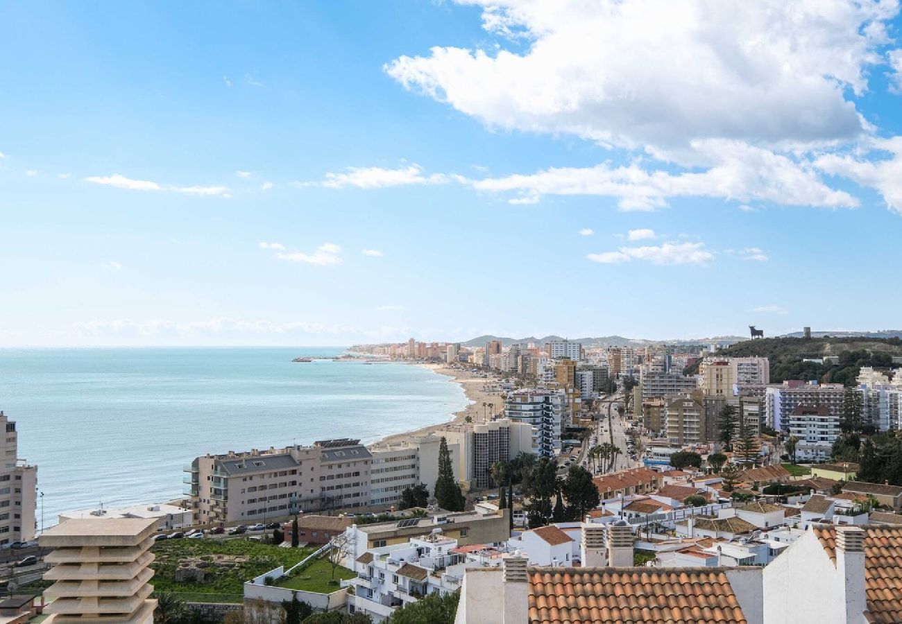 Byhus i Fuengirola - Charming Andalusian townhouse w/splash pool 