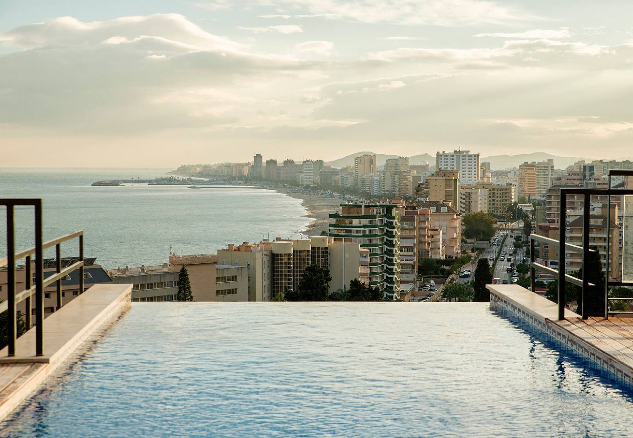 Byhus i Fuengirola - La Roca 6- 3V rækkehus m/splash pool