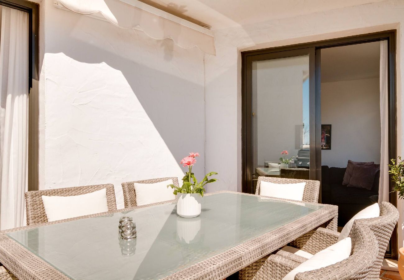 Byhus i Fuengirola - La Roca 6- 3V rækkehus m/splash pool