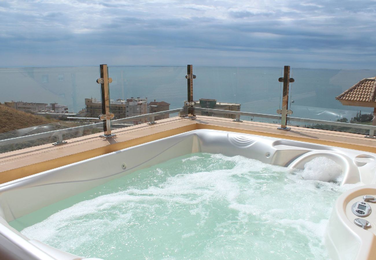 Lejlighed i Fuengirola - Penthouse with jacuzzy and amazing view! 