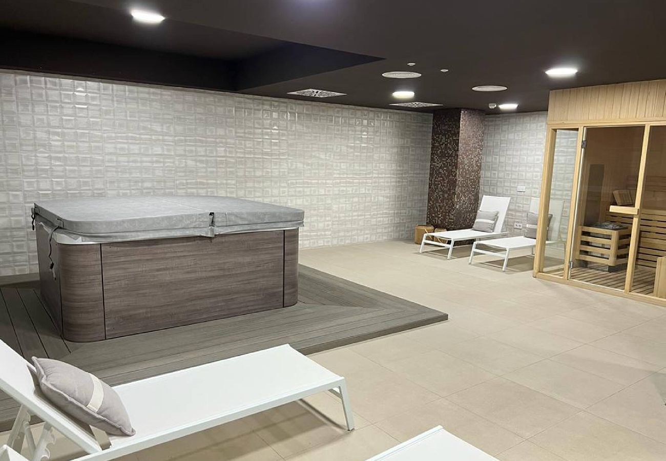 Lejlighed i Fuengirola - Premium Boho Penthouse m/jacuzzi 