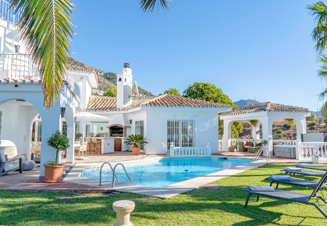 Villa i Mijas Costa - Villa Media Luna 