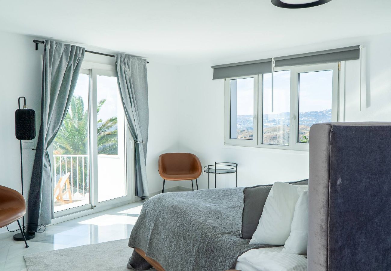 Villa i Mijas Costa - Villa Media Luna 