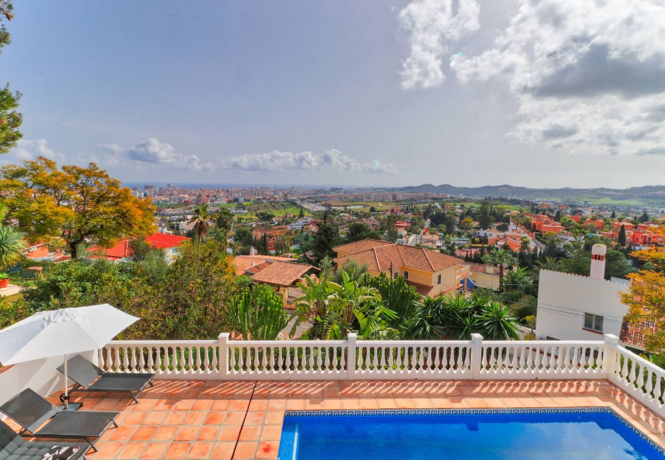 Hus i Mijas Costa - Fantastisk udsigt, villa med privat pool. 