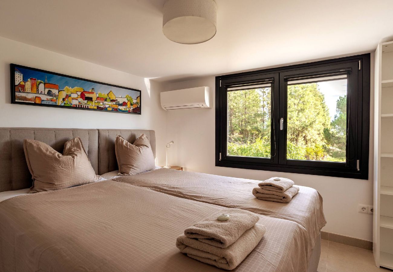 Villa i Mijas Costa - Luksus villa med privat pool tæt på by/strand 