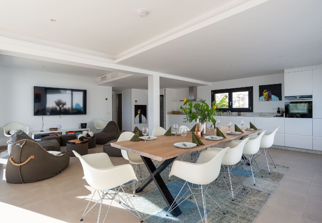 Villa i Mijas Costa - Luksus villa med privat pool tæt på by/strand 