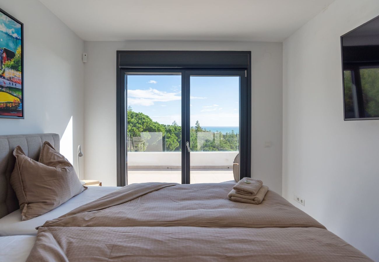 Villa i Mijas Costa - Luksus villa med privat pool tæt på by/strand 