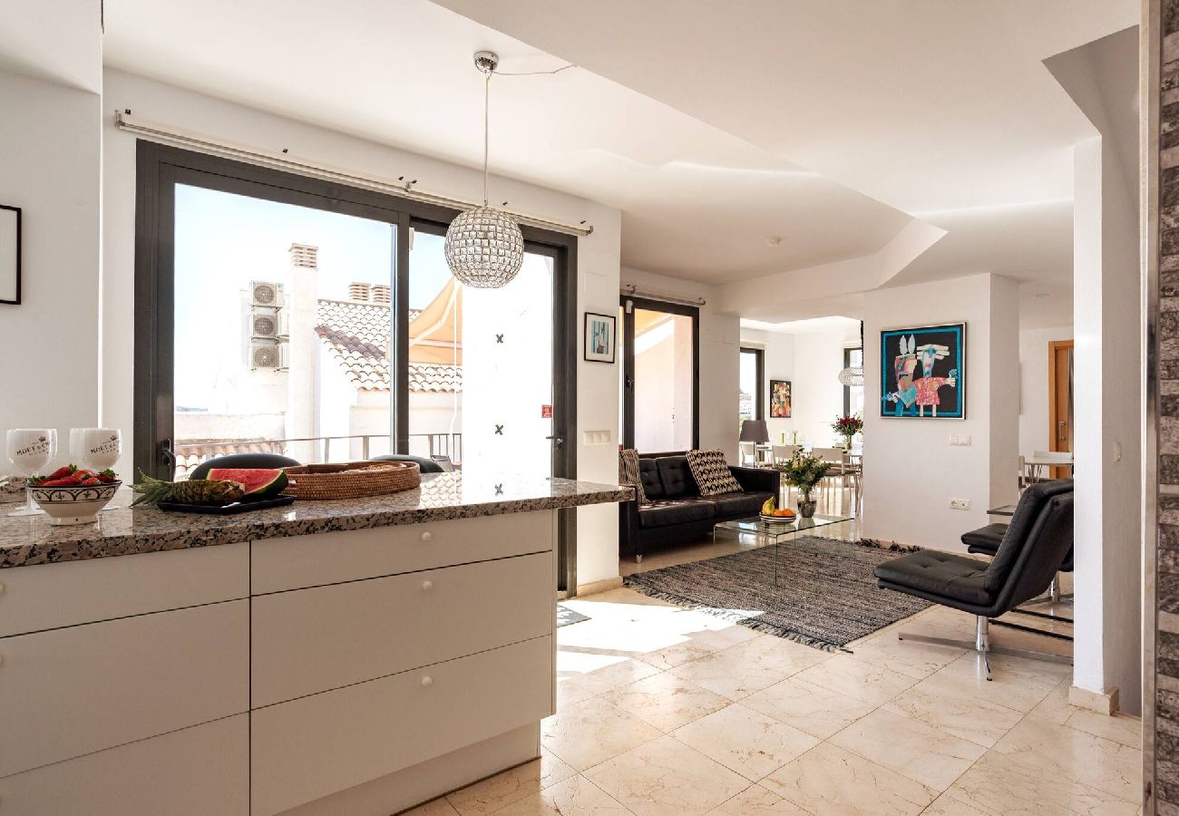 Byhus i Fuengirola - Moderne rækkehus med fantastisk udsigt 