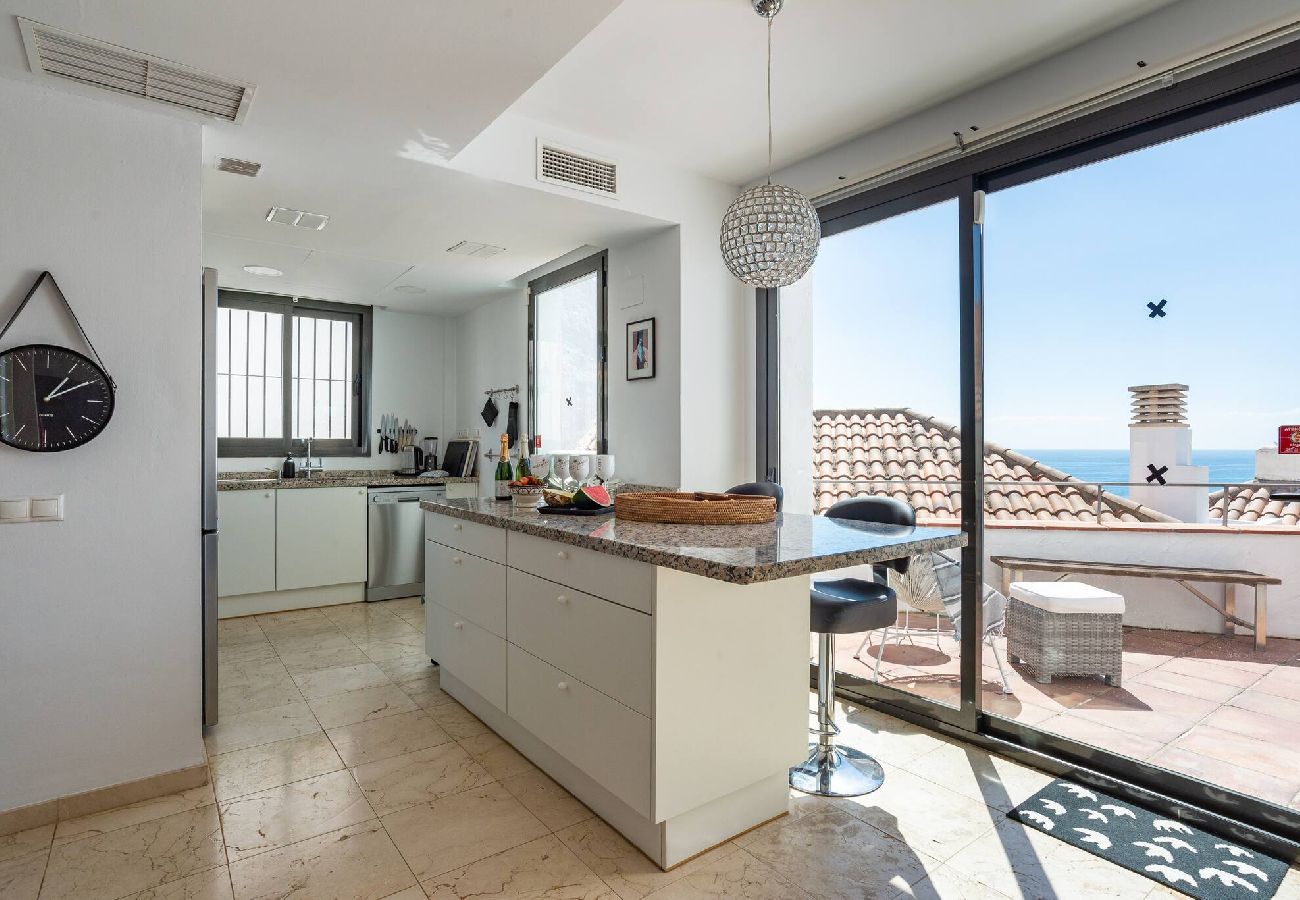 Byhus i Fuengirola - Moderne rækkehus med fantastisk udsigt 