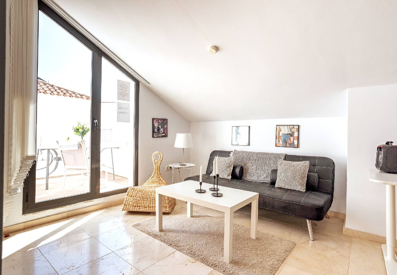 Byhus i Fuengirola - Moderne rækkehus med fantastisk udsigt 