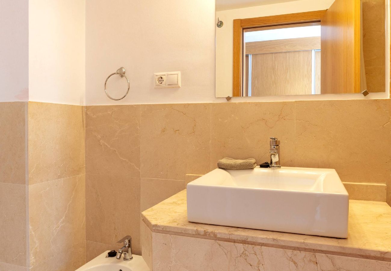 Byhus i Fuengirola - Byhus med fantastisk udsigt og privat splash pool. 