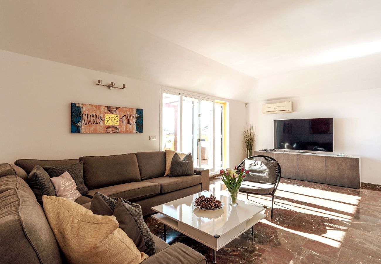 Lejlighed i Fuengirola - Penthouse tæt på strand med fantastisk udsigt. 