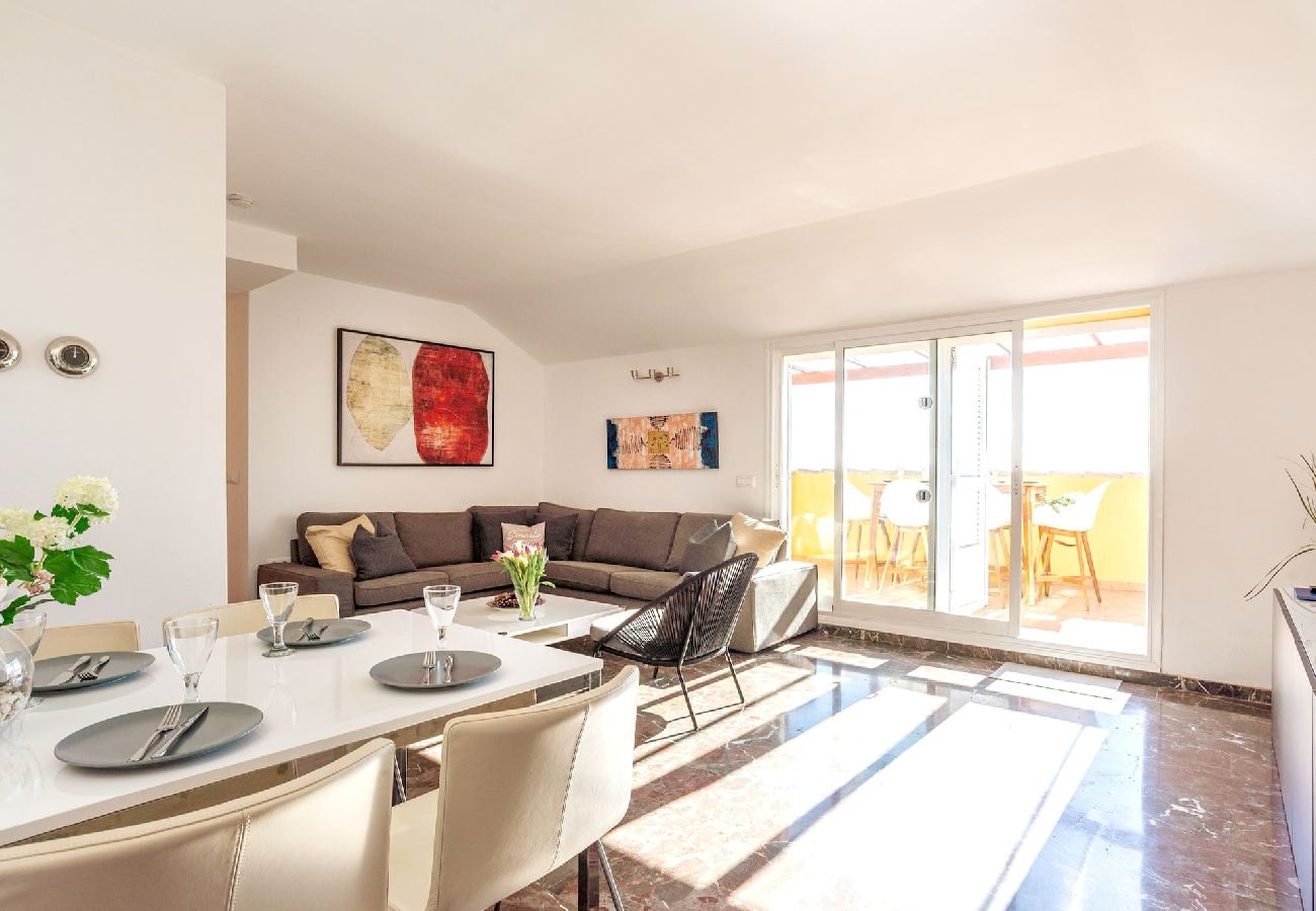 Lejlighed i Fuengirola - Penthouse tæt på strand med fantastisk udsigt. 