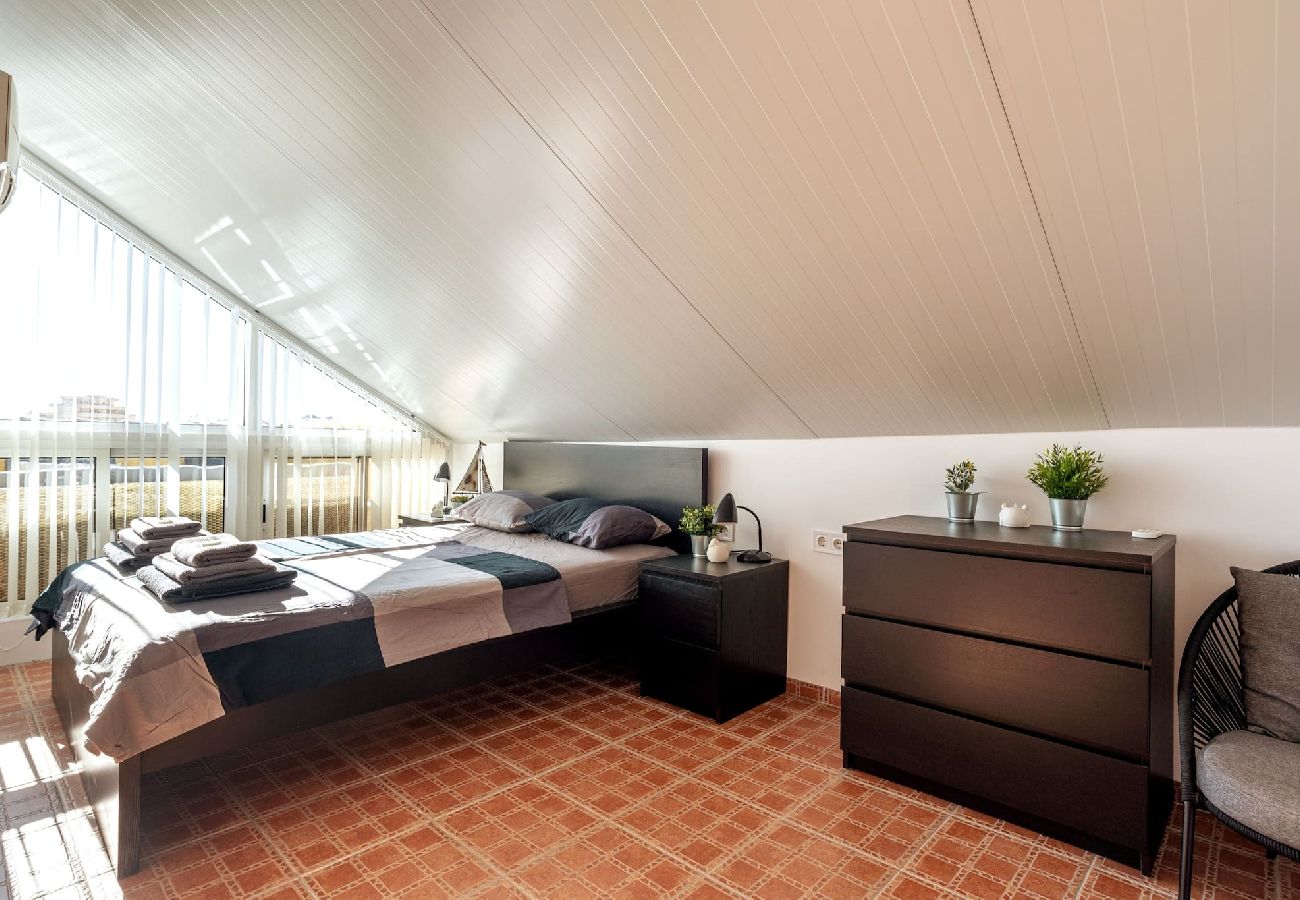 Lejlighed i Fuengirola - Penthouse tæt på strand med fantastisk udsigt. 