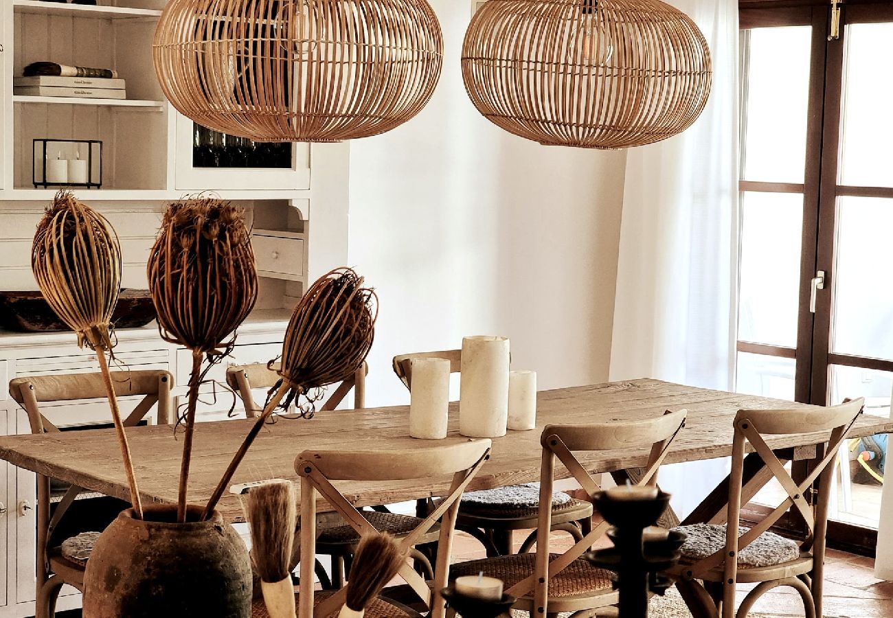 Byhus i Mijas Costa - Rækkehus tæt på by og strand med fælles pool. 