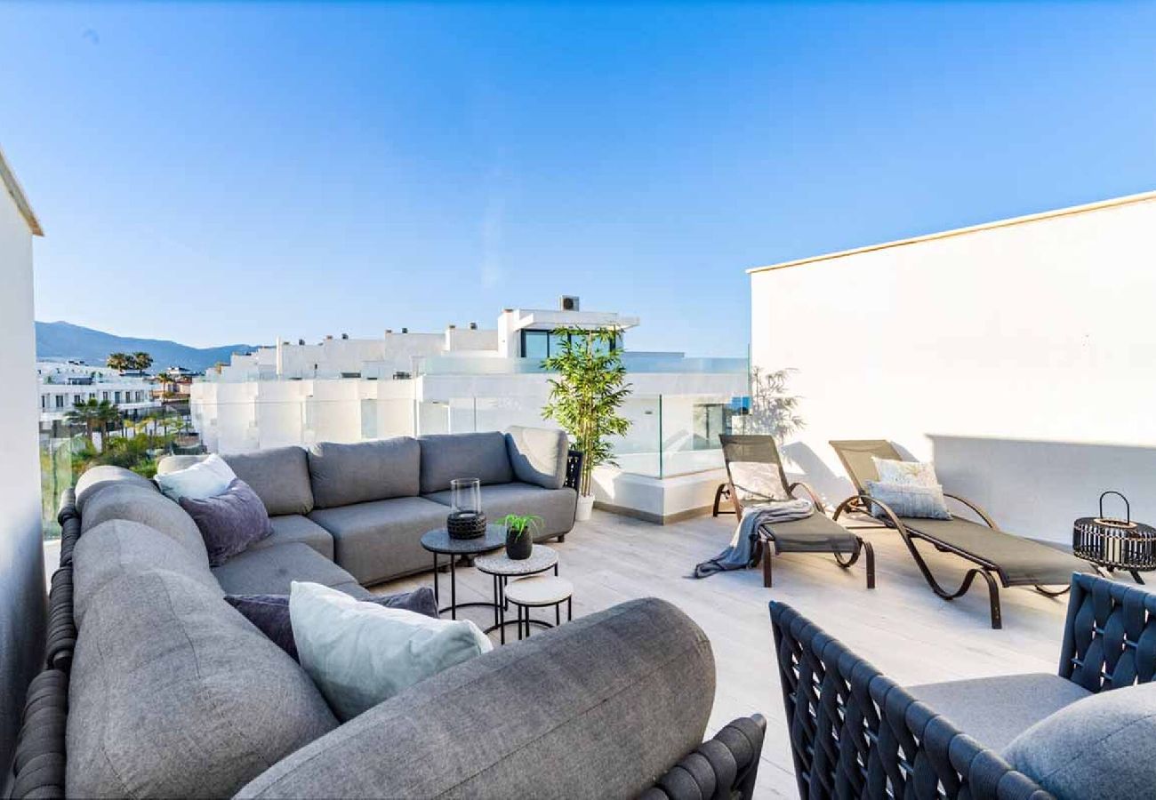 Byhus i Fuengirola - Fantastisk nyt byhus 5 minutter fra stranden. 