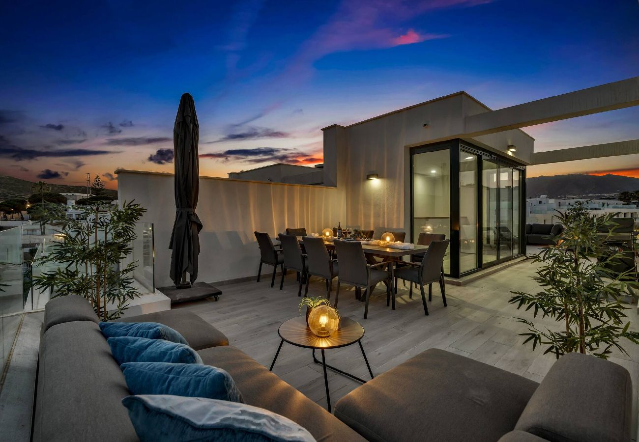 Byhus i Fuengirola - Fantastisk nyt byhus 5 minutter fra stranden. 