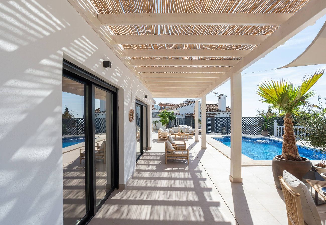 Villa i Benalmádena - Villa med privat saltvands pool 