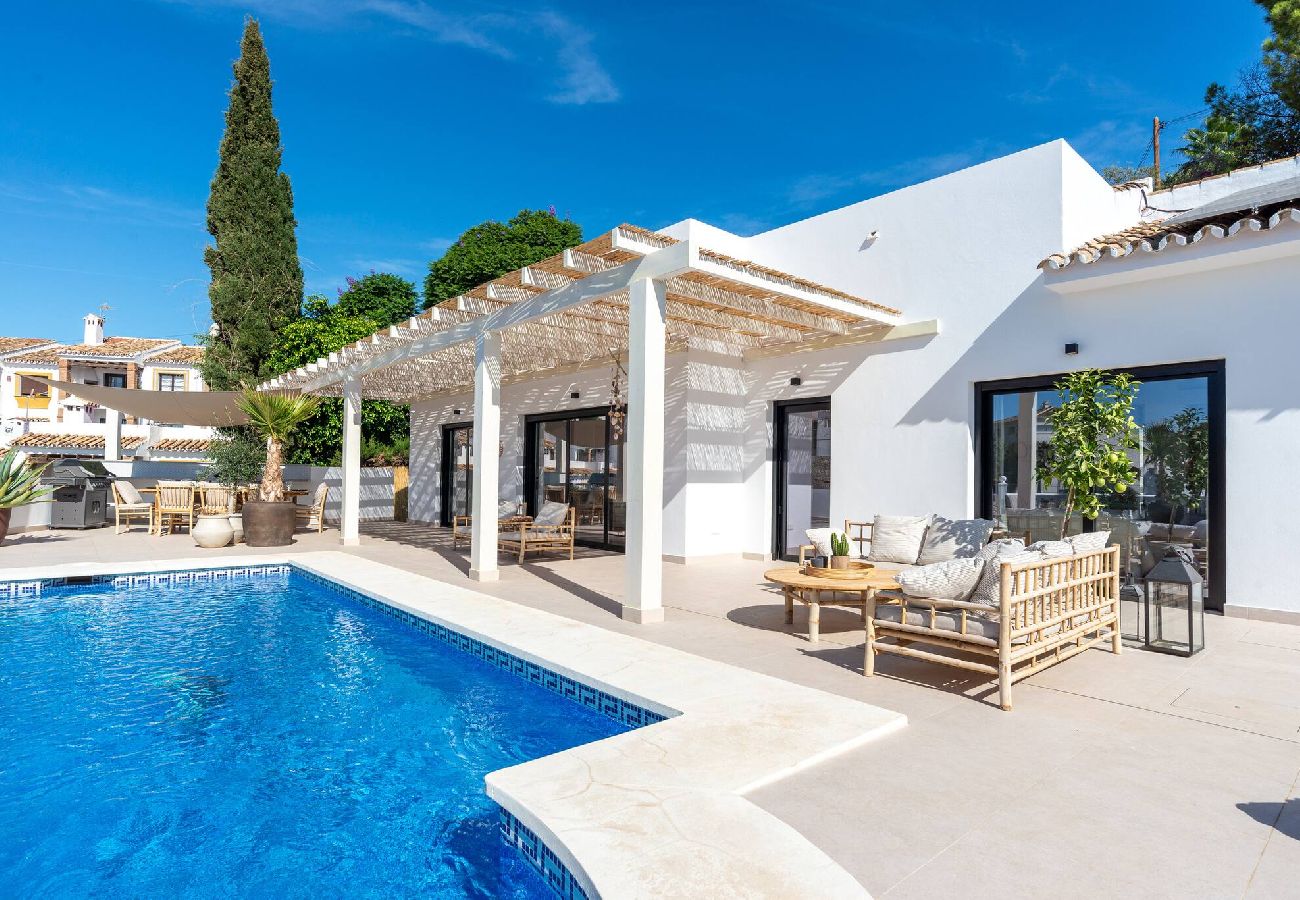 Villa i Benalmádena - Villa med privat saltvands pool 