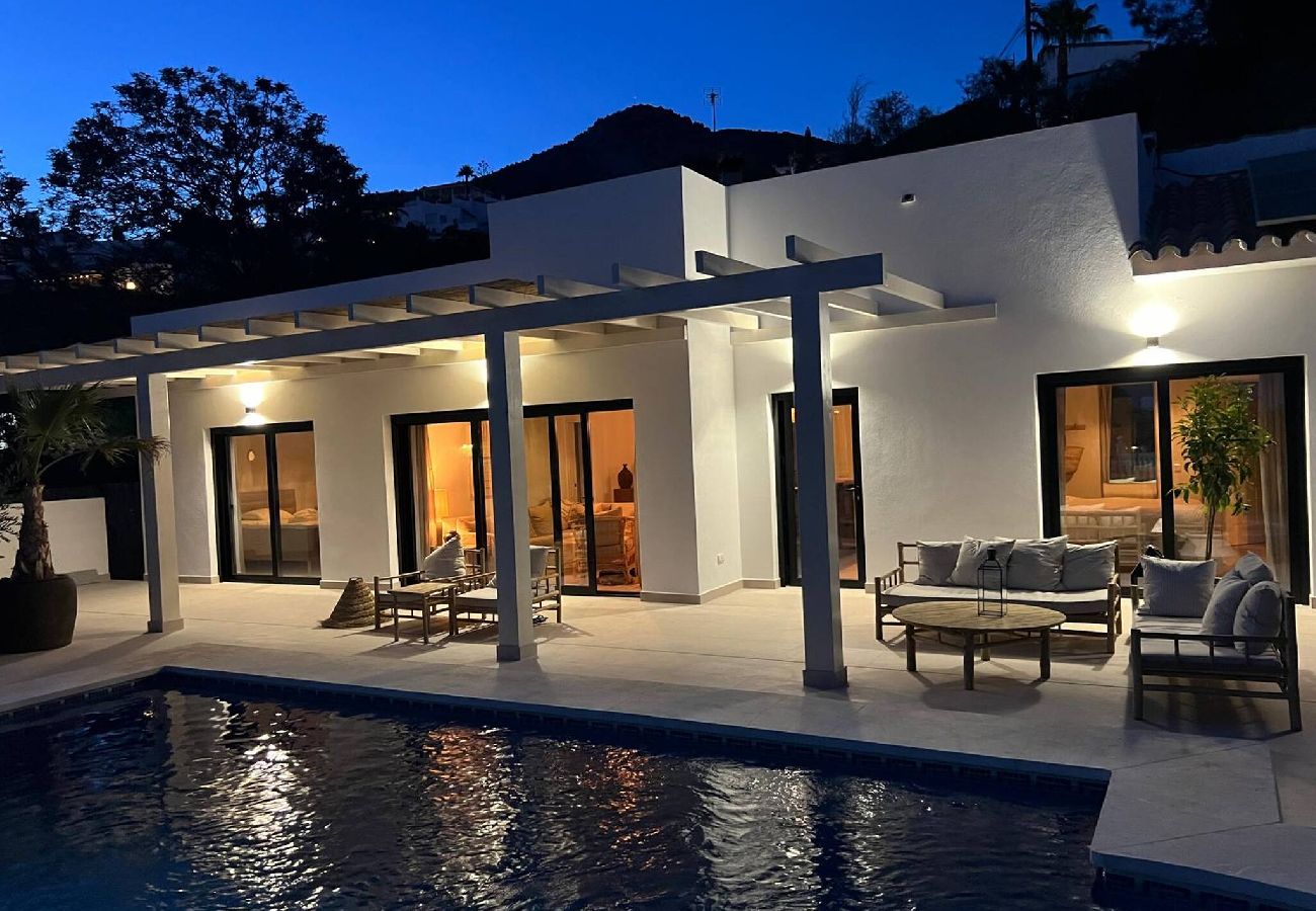 Villa i Benalmádena - Villa med privat saltvands pool 
