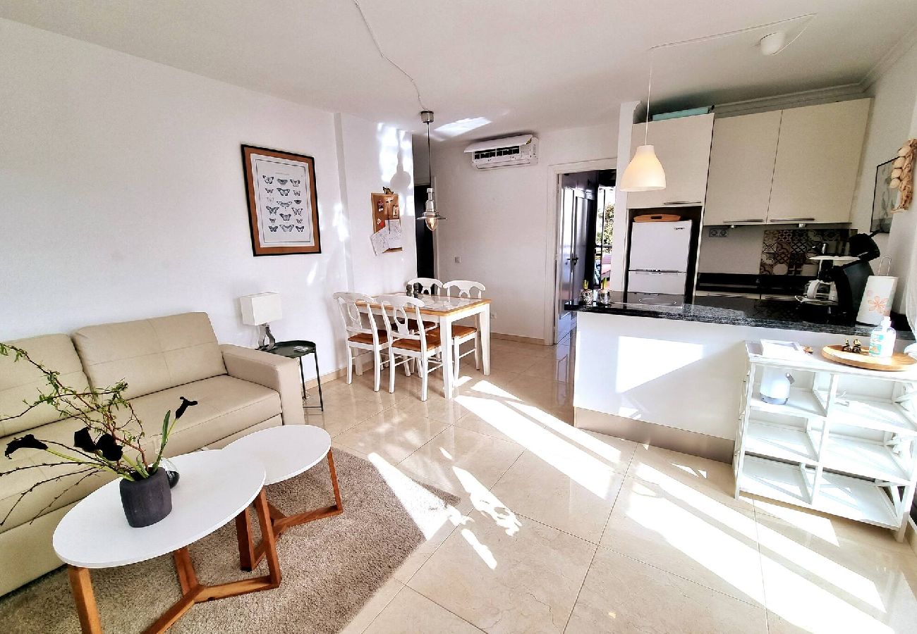 Lejlighed i Benalmádena - Lejlighed med 2 terrasser i Pueblo Evita. 