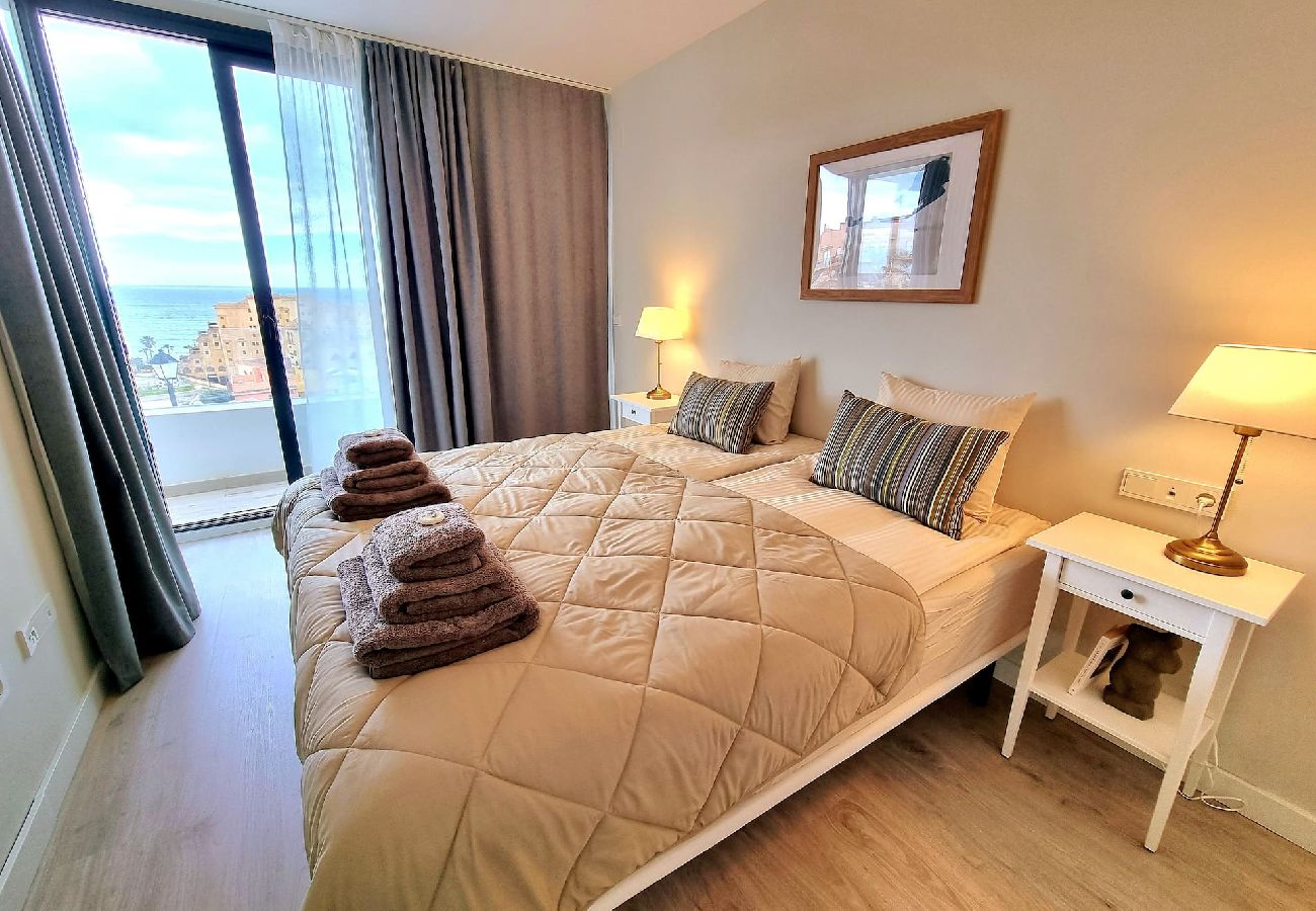 Byhus i Fuengirola - Moderne rækkehus tæt på strand og by. 