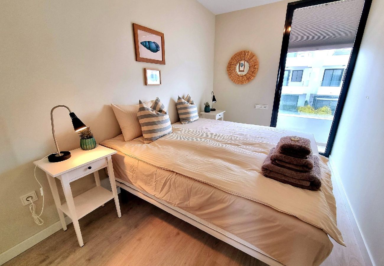 Byhus i Fuengirola - Moderne rækkehus tæt på strand og by. 