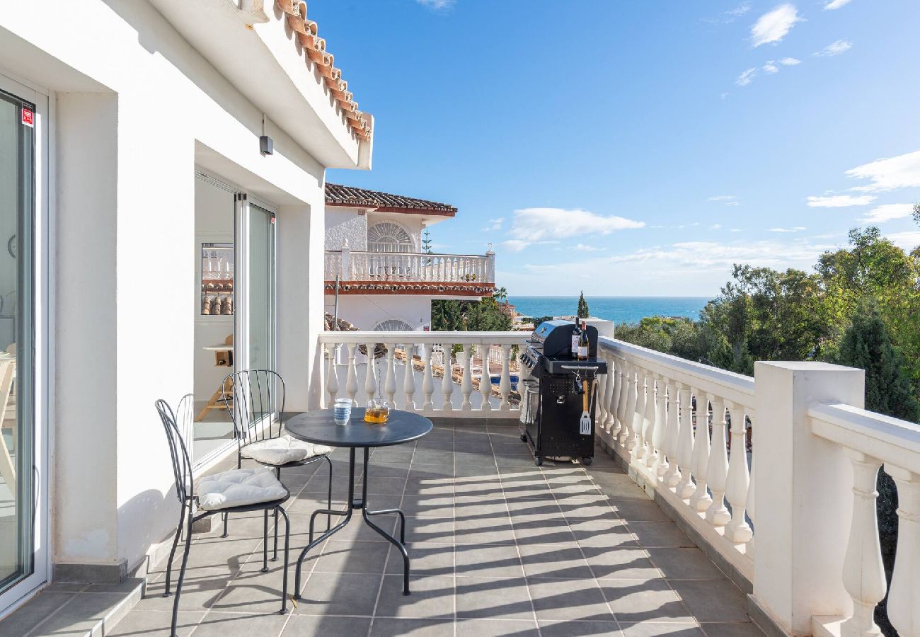 Villa i Mijas Costa - Villa med privat pool tæt på strand og by. 