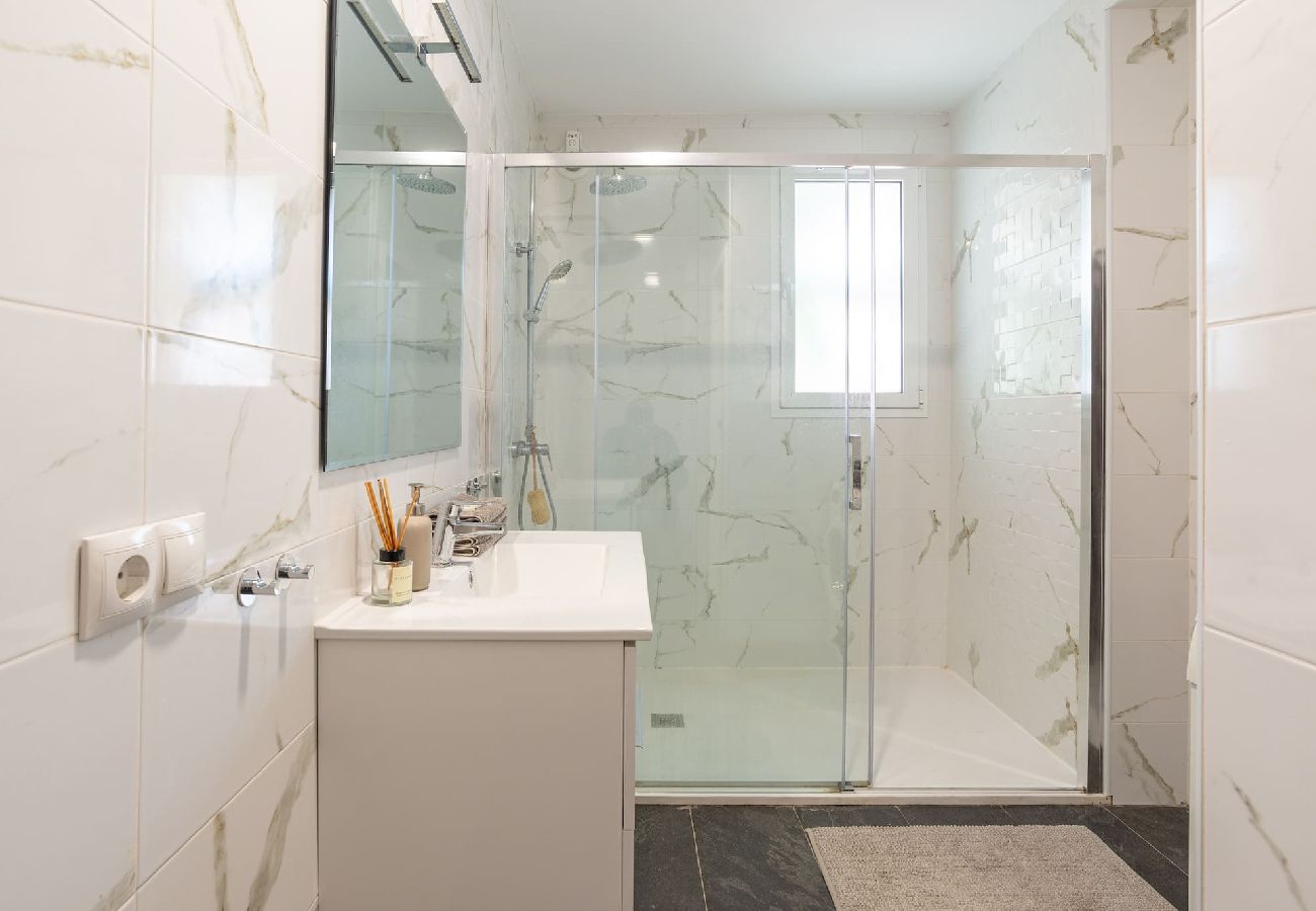 Villa i Mijas Costa - Villa med privat pool tæt på strand og by. 