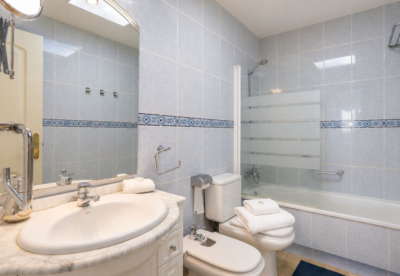 Lejlighed i Fuengirola - Moderne Beachfront lejlighed med 3 soveværelser