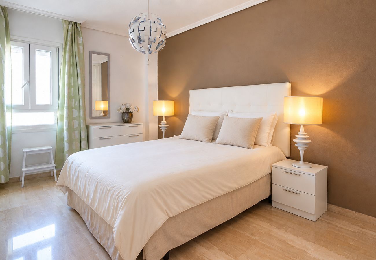 Lejlighed i Fuengirola - Moderne Beachfront lejlighed med 3 soveværelser